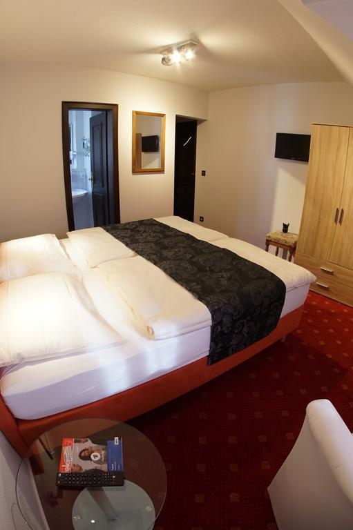 Hotel zur Post Bernkastel-Kues Zimmer foto