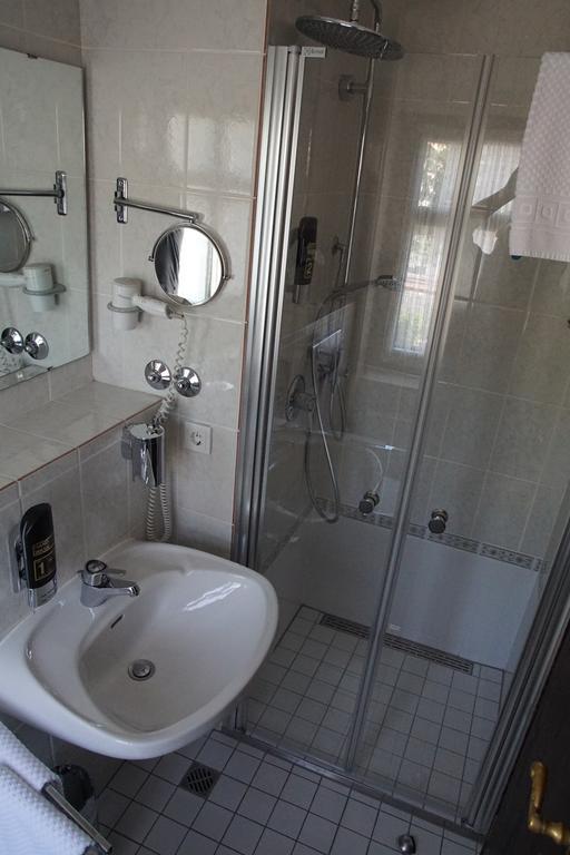 Hotel zur Post Bernkastel-Kues Zimmer foto
