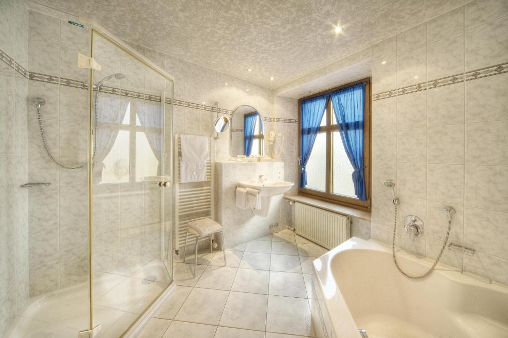 Hotel zur Post Bernkastel-Kues Zimmer foto